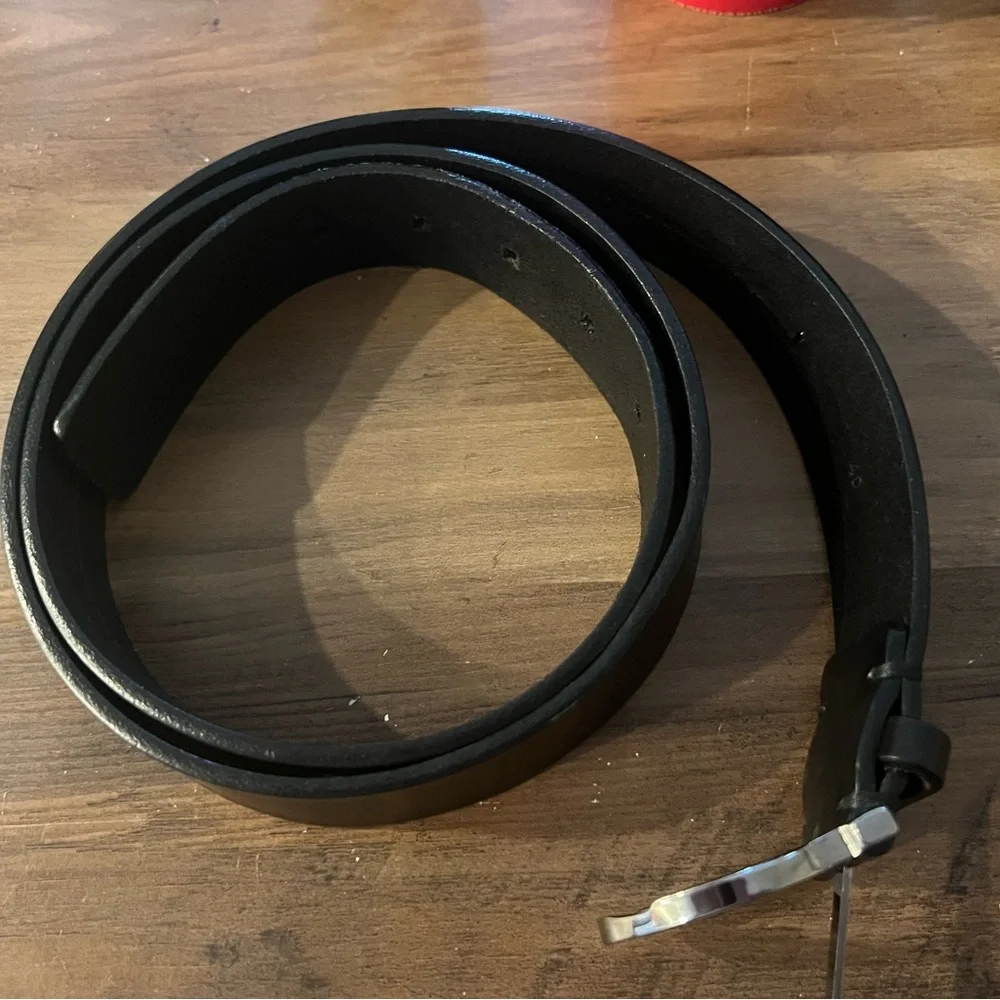 Salvatore Ferragamo Black Leather Belt - Picture 5 of 5
